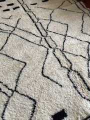 Load image into Gallery viewer, Large Beni Ourain Rug - Authentic Moroccan Rug - Oriental Rug - Antique Rug - Handmade Rug - Berber Rug - Black White Carpet - bohemian rug