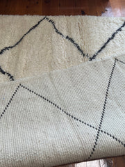 Load image into Gallery viewer, Beni Ourain Rug - Authentic Moroccan Carpet - Custom Beni Ourain Rug - Berber Rug - Large Moroccan Rug - White& Black Rug - Shaggy Rug