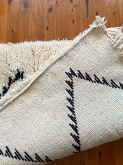 Load image into Gallery viewer, Beni Ourain Runner Rug - Moroccan Runner - Custom Hallway Rug Runner - White and Black Long Runner - Hand woven rug - Farmhouse decor