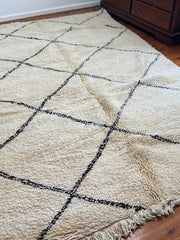 Load image into Gallery viewer, Black and white rug - Hand woven Rug - All Wool Berber Rug - Rugs in Australia - Bajjaad Rug - Hund Woven Rug - Antique berber rug