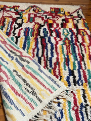 Load image into Gallery viewer, Fluffy Azilal Rug - Moroccan Beni Ourain Rug - Old Berber Rug - Carpet Handmade by Berber Women - Chic Rug - Hand Knotted Rug- Shuggy Rug