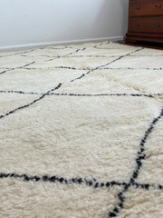 Load image into Gallery viewer, Beni ourain rug - Moroccan Berber rug - rug in Australia - soft rug - Wool rug - Hand woven rug - All wool Berber rug - Solid rug