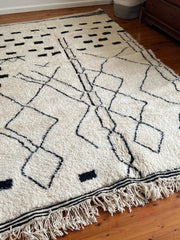 Load image into Gallery viewer, Large Beni Ourain Rug - Authentic Moroccan Rug - Oriental Rug - Antique Rug - Handmade Rug - Berber Rug - Black White Carpet - bohemian rug