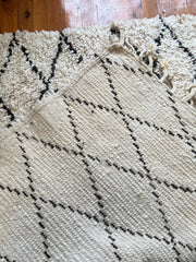 Load image into Gallery viewer, Baniourain Rug - Area Rug - Handmade Rug - Soft Rug - Black and white Rug - Authentic Rug - Wool rug - Hand woven rug - Shag Wool Berber rug