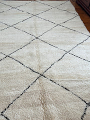 Load image into Gallery viewer, Traditional Moroccan Rug - Moroccan Rug - Black and White Rug - Peach Rug - Wool Carpet - Checkerboard Rug - Pakistani Rug Gift Rug