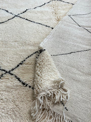 Load image into Gallery viewer, Beni ourain rug - Moroccan Berber rug - rug in Australia - soft rug - Wool rug - Hand woven rug - All wool Berber rug - Solid rug