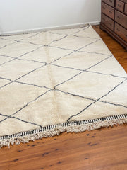 Load image into Gallery viewer, Antique Rug - Authentic Rug - Handmade Wool Rug - Oriental Design - Farmhouse Rug - Hand Knotted Rug- Black and White Carpet - Modern design