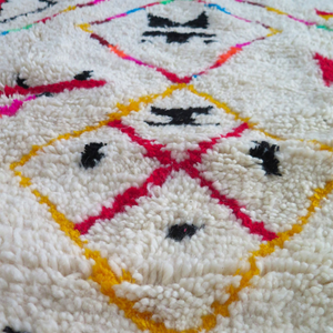 Enchanting Threads, Artisanal Treasures, Handcrafted Moroccan Magic Rug - AUALIRUG