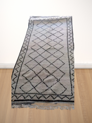 Load image into Gallery viewer, Beni Mrirt rug - Moroccan Rug - Traditional design - terracotta solid rug - Flatweave Rug - Simple Rug - Berbers Rug - Soft Rugs in Sydney - AUALIRUG
