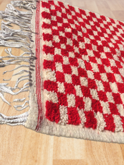 Load image into Gallery viewer, Traditional Moroccan Rug - Home art living room rug - Gorgeous Beni Ourain Carpet - Wool Rug - Shaggy Rug - Red and White Rug - Antique Rug - AUALIRUG
