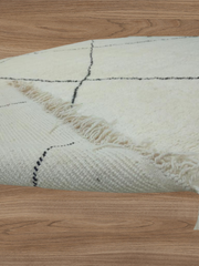 Load image into Gallery viewer, Authentic Beni Ourain rug - Large Moroccan Rug - Home art Living Room Rug - Berber Style Rug - Genuine Lamb Wool - Moroccan Black White Rug - AUALIRUG
