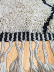 Load image into Gallery viewer, Traditional Moroccan Rugs for a Bohemian Vibe and woven wonders - AUALIRUG
