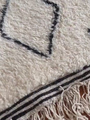 Load and play video in Gallery viewer, Large Beni Ourain Rug - Authentic Moroccan Rug - Oriental Rug - Antique Rug - Handmade Rug - Berber Rug - Black White Carpet - bohemian rug
