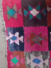 Load and play video in Gallery viewer, Bouchrouite Tapis authentic, colorful Tribal rug, Vintage rag rug, morocco textile art carpet
