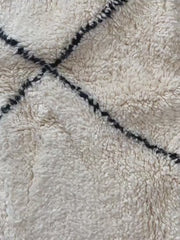 Load and play video in Gallery viewer, Home Art living Room rug - Carpet Handmade by Berber Women - Rug in Austalia - Bohemian Rug - Hand Knotted Rug - Black White Custom Rug
