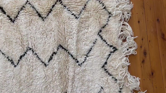 Moroccan Beni Ourain Rug - Eye Catching Rug- Bohemian rug - Flatweave Rug - Chic Rug - Black White Custom Rug - Floor Rug - Traditional Rug