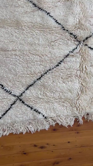 Rug in Australia - Baniourain rug - Moroccan Berber rug - Shaggy Rug - Chic Rug - Long Area Rug - Hallway Rug - Rug in Canada - Antique Rug