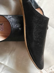 Load image into Gallery viewer, Moroccan Traditional Babouche, Handmade Leather Slippers - AUALIRUG
