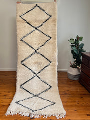 Load image into Gallery viewer, Beni Ourain Runner Rug - Moroccan Runner - Custom Hallway Rug Runner - White and Black Long Runner - Hand woven rug - Farmhouse decor
