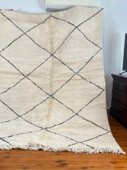 Load image into Gallery viewer, Rug in Australia - Baniourain rug - Moroccan Berber rug - Shaggy Rug - Chic Rug - Long Area Rug - Hallway Rug - Rug in Canada - Antique Rug
