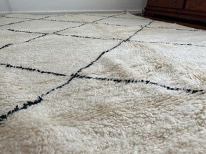 Rug in Australia - Baniourain rug - Moroccan Berber rug - Shaggy Rug - Chic Rug - Long Area Rug - Hallway Rug - Rug in Canada - Antique Rug