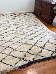 Load image into Gallery viewer, Traditional Moroccan rug - Wool Carpet Handmade by Berber Women - Chic Rug - Azilal Berber Rug- Hand Knotted Rug- Black White Custom Rug
