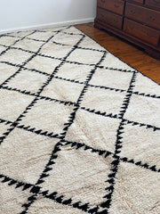 Load image into Gallery viewer, Old Rug - Longue Area Rug - Handmade Rug - soft Rug - Black and white Rug - Authentic Rug - Berber rug - Old rug - Floor rug
