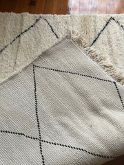 Load image into Gallery viewer, Beni Ourain Rug - Moroccan Berber Rug - All Wool Berber Rug - Custom Area Rug - Handmade Moroccan Rug - Genuine Lamb Wool - Black &amp; White
