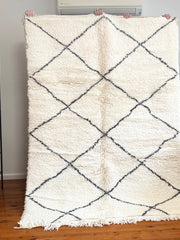 Load image into Gallery viewer, Beni Ourain Rug - Authentic Moroccan Carpet - Custom Beni Ourain Rug - Berber Rug - Large Moroccan Rug - White&amp; Black Rug - Shaggy Rug
