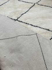 Load image into Gallery viewer, Beni Ourain Rug - Moroccan Rug - Old Berber Rug - Authentic Rug - Genuine Lamb Wool - Antique Berber Rug - Rug With attractive design
