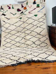 Load image into Gallery viewer, Traditional Moroccan rug - Wool Carpet Handmade by Berber Women - Chic Rug - Azilal Berber Rug- Hand Knotted Rug- Black White Custom Rug
