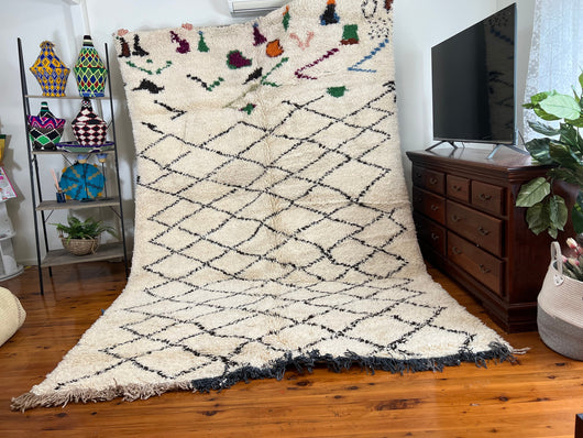 Traditional Moroccan rug - Wool Carpet Handmade by Berber Women - Chic Rug - Azilal Berber Rug- Hand Knotted Rug- Black White Custom Rug