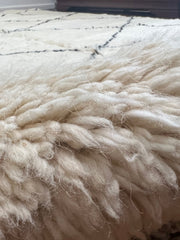 Load image into Gallery viewer, Beni ourain rug - Moroccan Berber rug - rug in Australia - soft rug - Wool rug - Hand woven rug - All wool Berber rug - Solid rug
