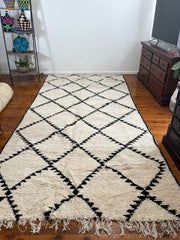 Load image into Gallery viewer, Old Rug - Longue Area Rug - Handmade Rug - soft Rug - Black and white Rug - Authentic Rug - Berber rug - Old rug - Floor rug
