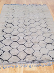 Load image into Gallery viewer, handmade wool rugs, rugs trends 2023, White rug Moroccan, White area rug
